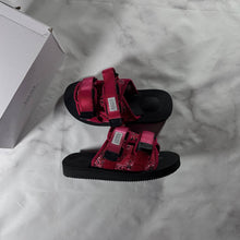 Load image into Gallery viewer, Suicoke Moto-Cab Red Paisley Nylon